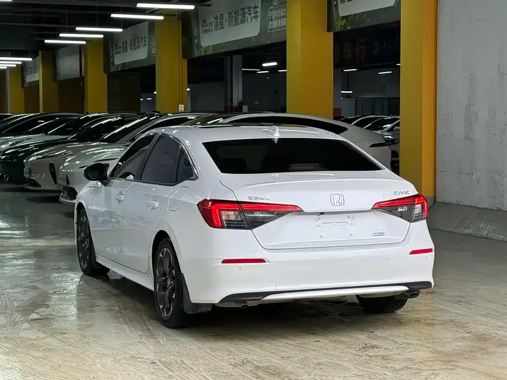 Honda Civic — фото 8