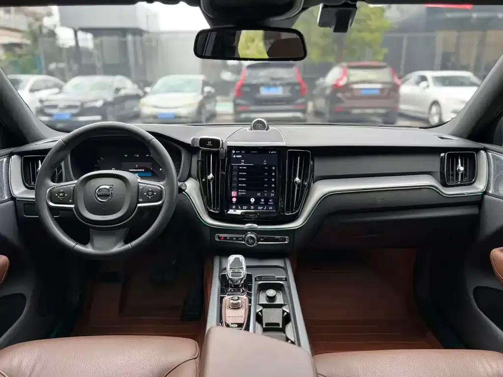 Volvo XC60 2023 из CN, фото 9