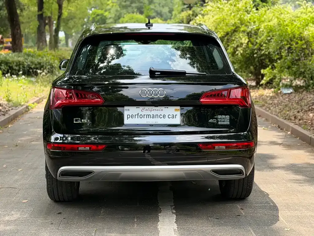 Audi Q5L 2021 из CN, фото 3