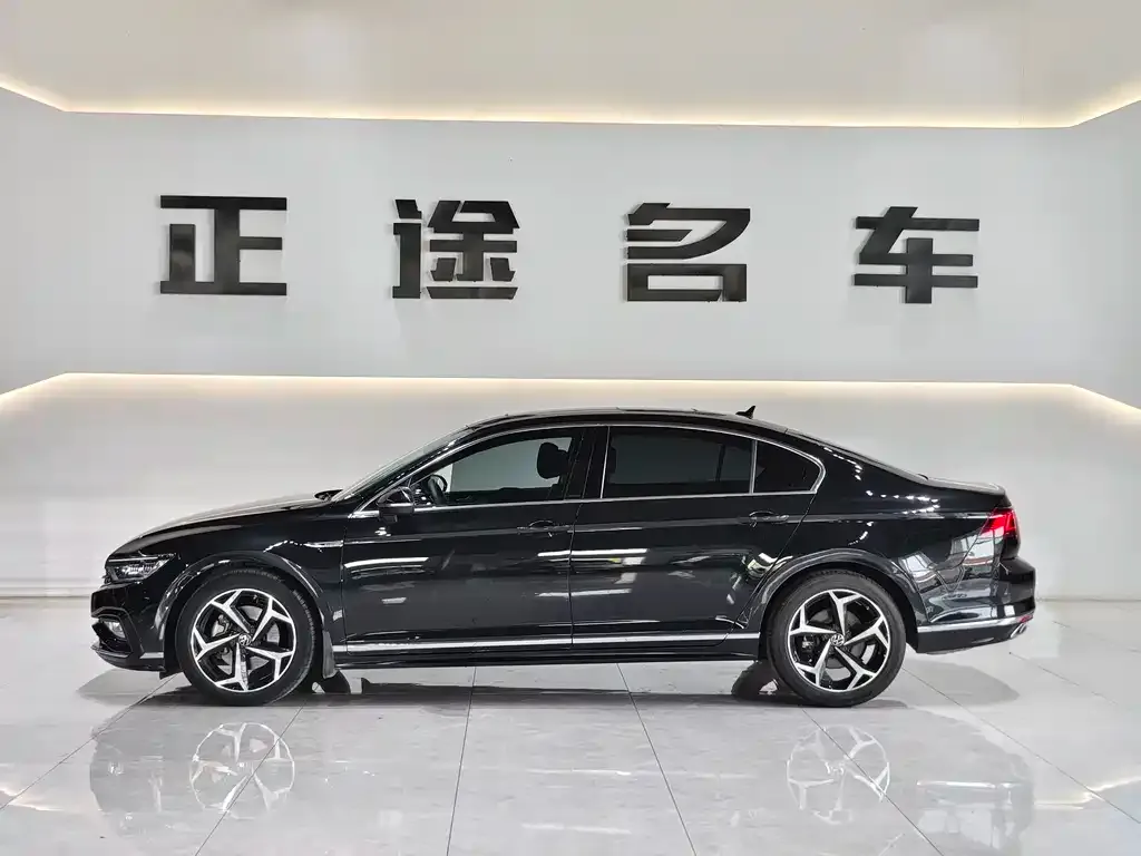 Volkswagen Magotan 2023 из CN, фото 6