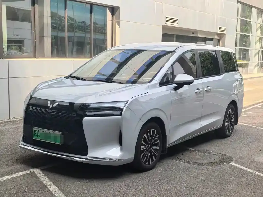 Wuling Starlight 730 New Energy