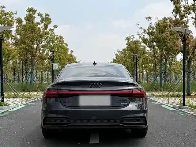 Audi A7L — фото 2