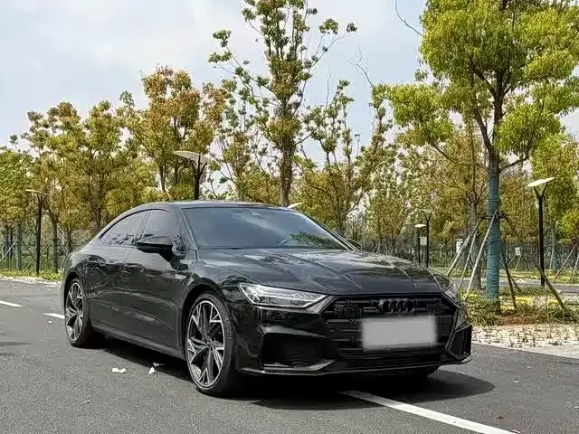 Audi A7L — фото 7