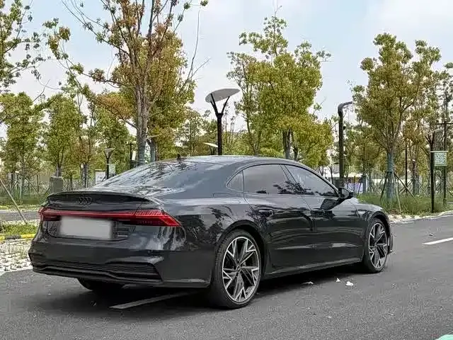 Audi A7L — фото 6