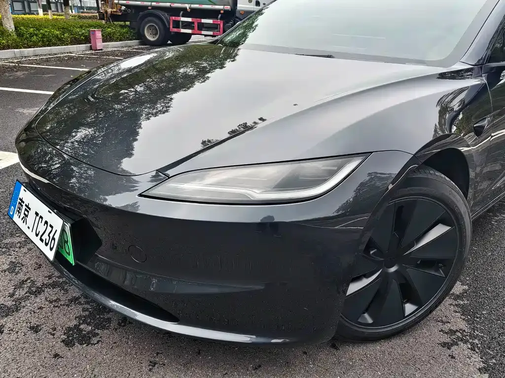 Tesla Model 3 — фото 6