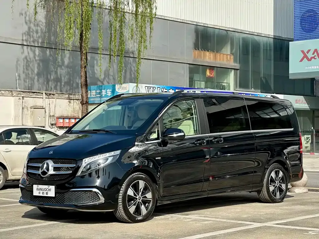 Mercedes-Benz V-Class — фото 1