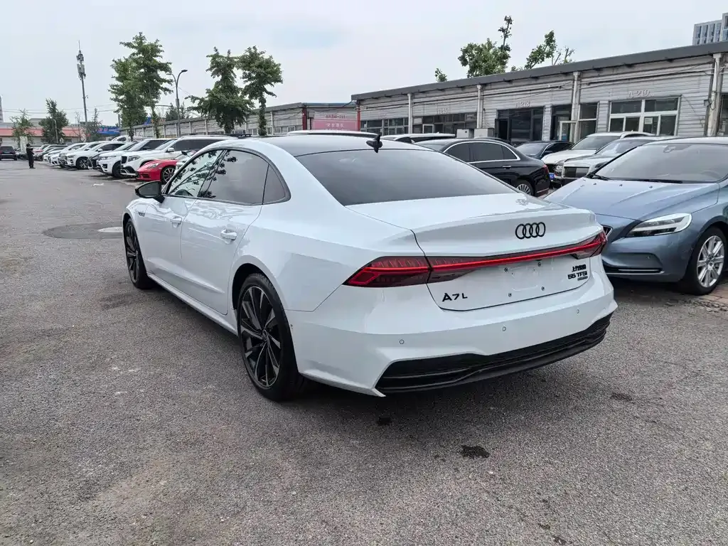 Audi A7L 2025 из CN, фото 7