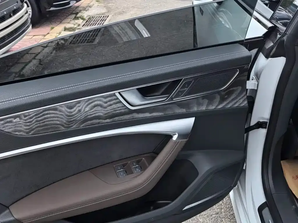 Audi A7L 2025 из CN, фото 8
