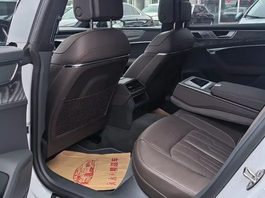 Audi A7L 2025 из CN, фото 5