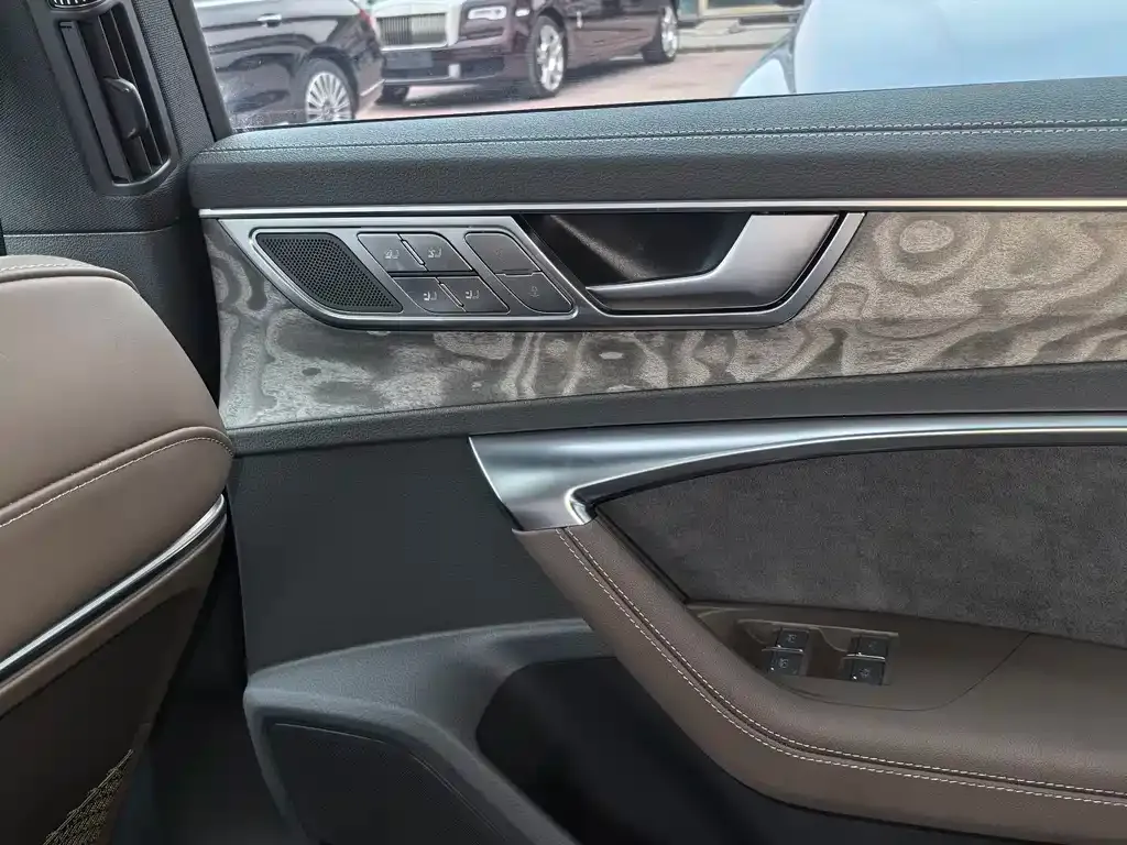 Audi A7L 2025 из CN, фото 2