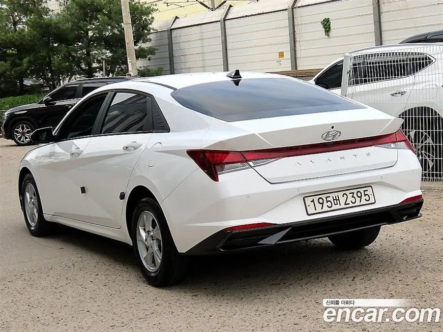 Hyundai AVANTE — фото 8