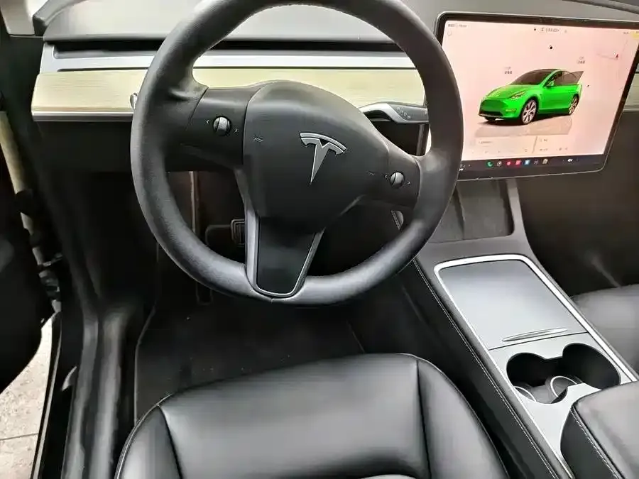 Tesla Model Y — фото 6