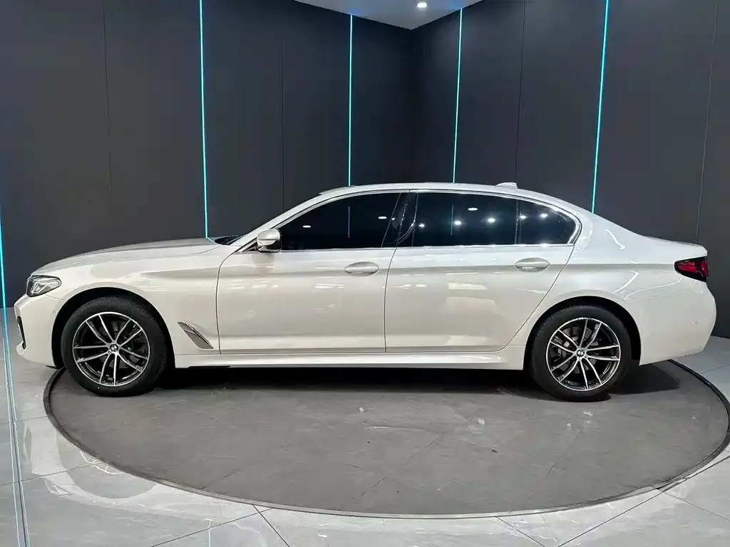 BMW 5 Series — фото 2