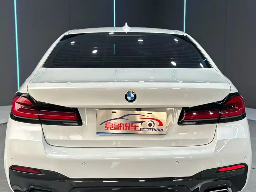 BMW 5 Series — фото 10