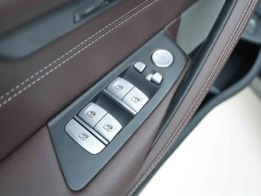 BMW 5 Series — фото 10