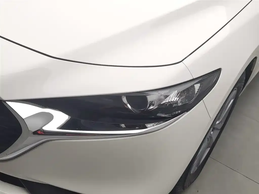 Mazda 3 Axela 2023 из CN, фото 2