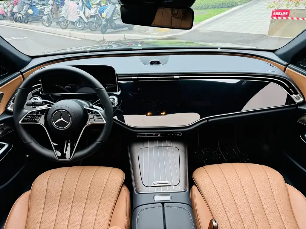 Mercedes-Benz E-Class — фото 10