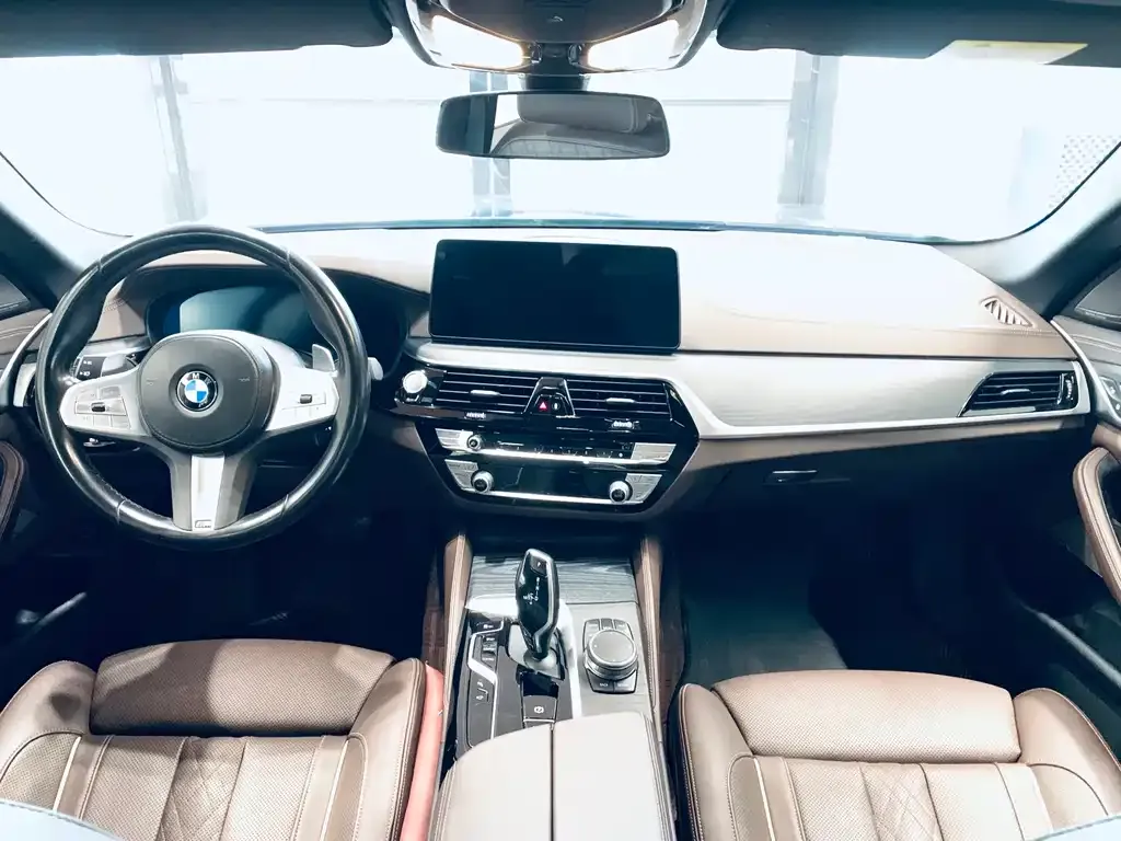 BMW 5 Series — фото 6