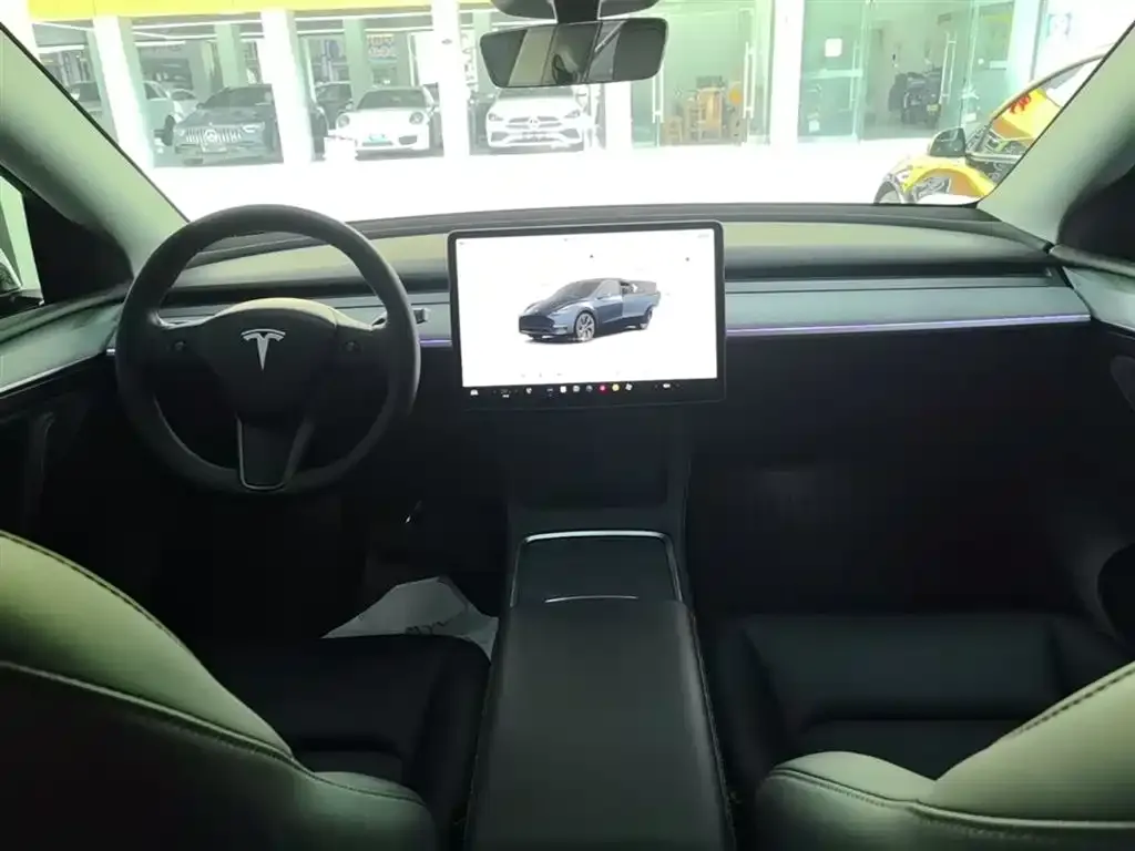 Tesla Model Y — фото 3