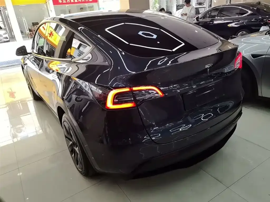 Tesla Model Y — фото 7