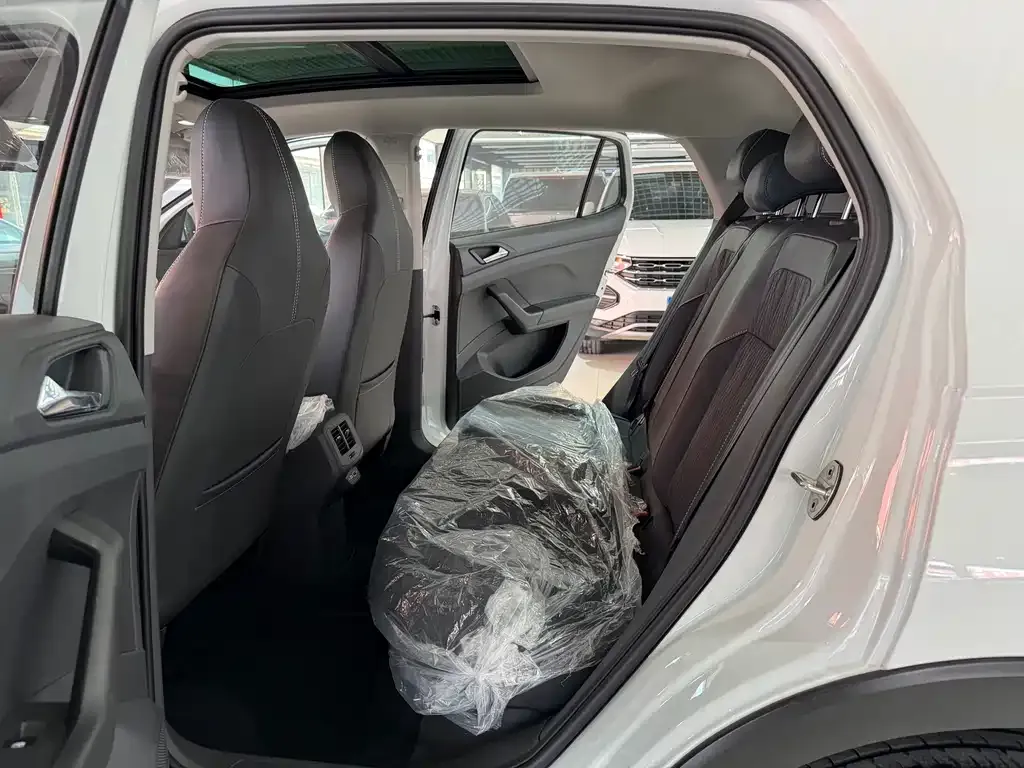 Volkswagen T-Cross 2023 из CN, фото 4