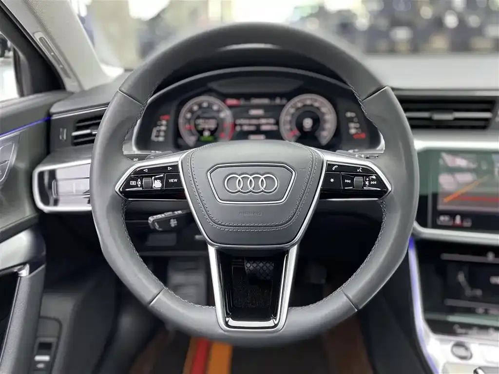 Audi A6L — фото 9