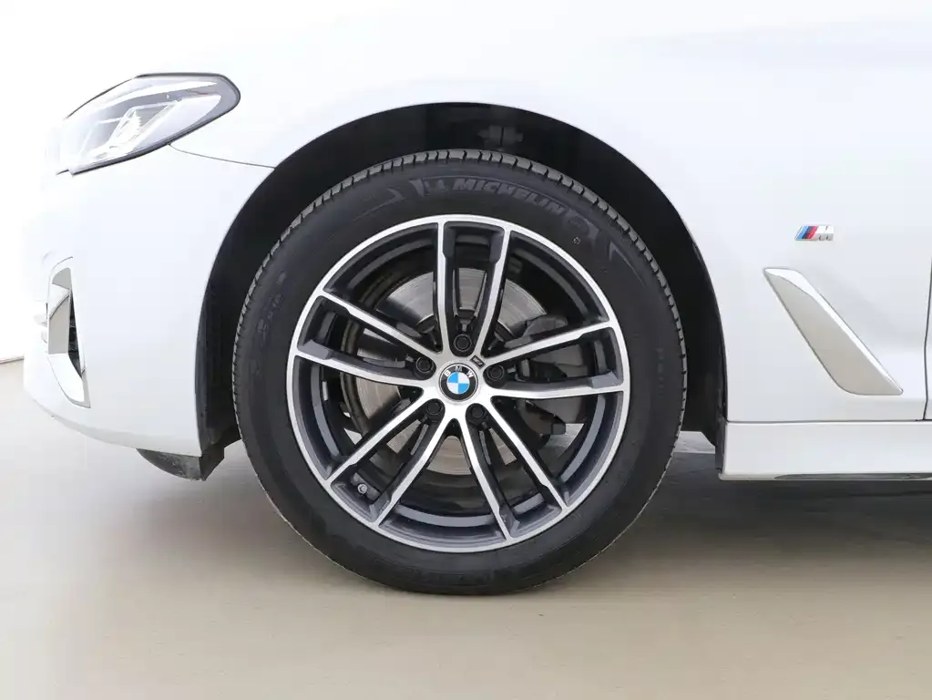 BMW 5 Series 2021 из CN, фото 8