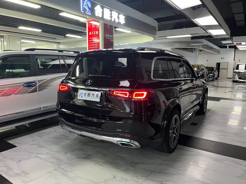 Mercedes-Benz GLS — фото 4