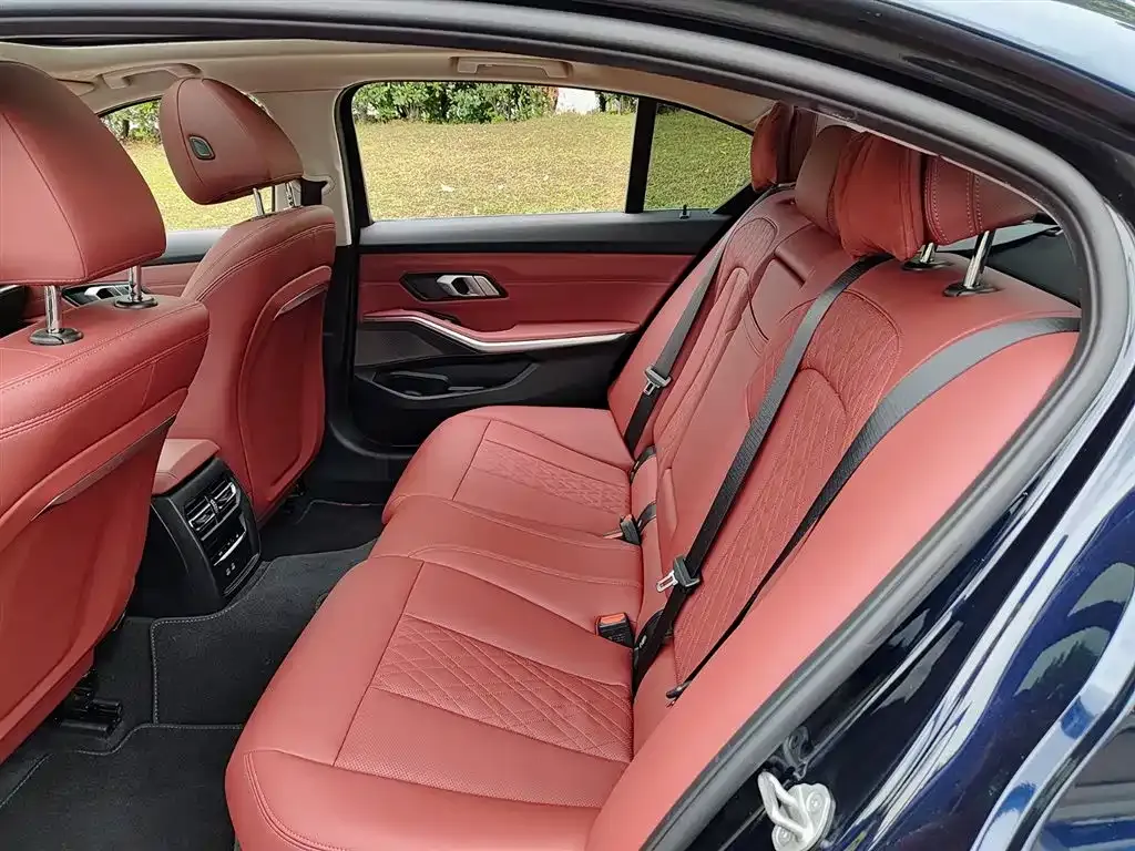 BMW 3 Series 2024 из CN, фото 9
