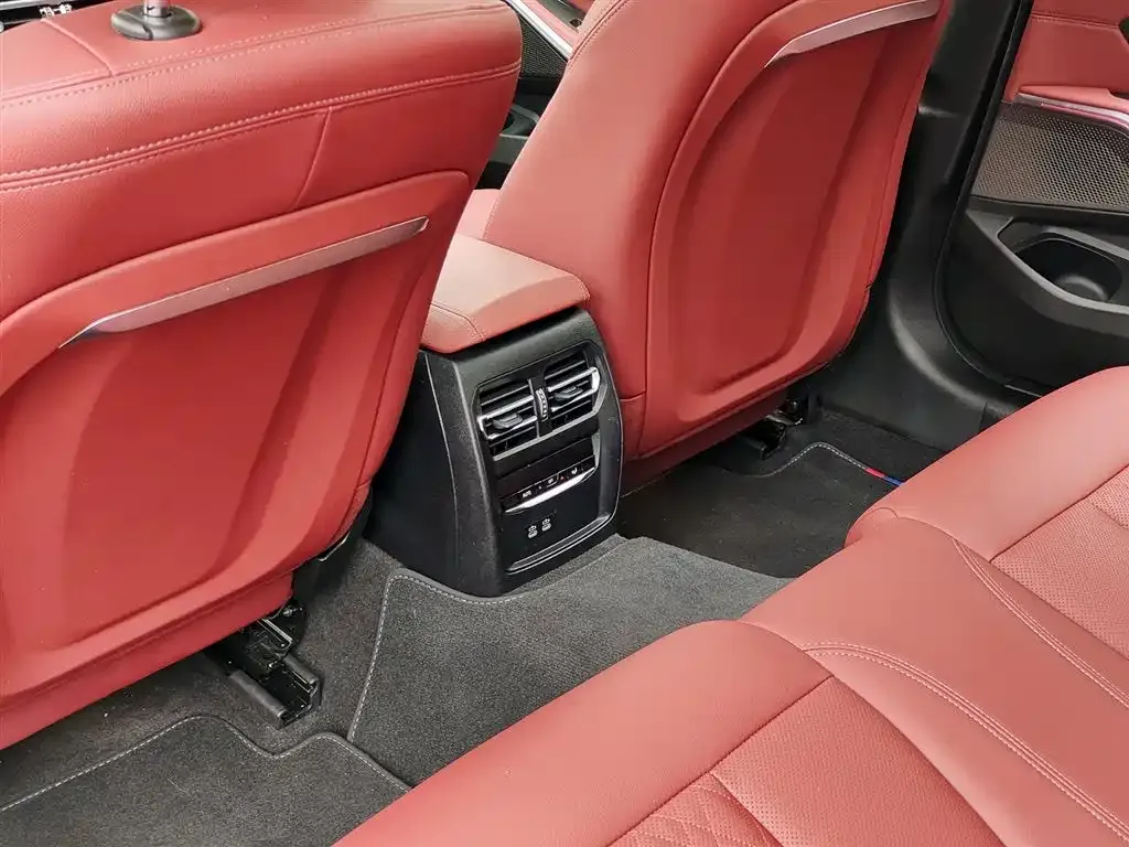 BMW 3 Series 2024 из CN, фото 6