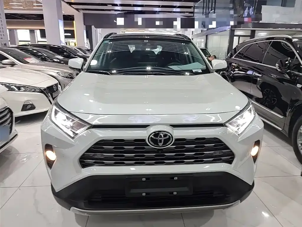 Toyota RAV4 — фото 5