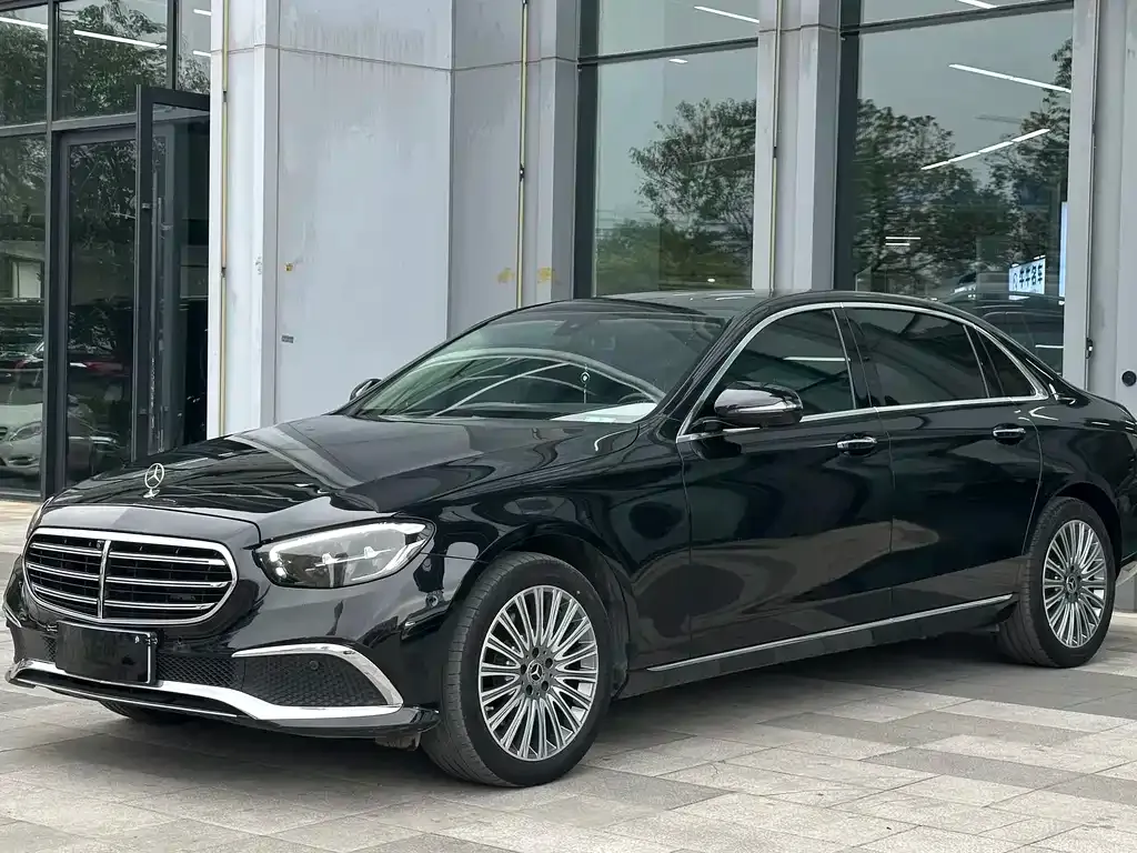 Mercedes-Benz E-Class — фото 5