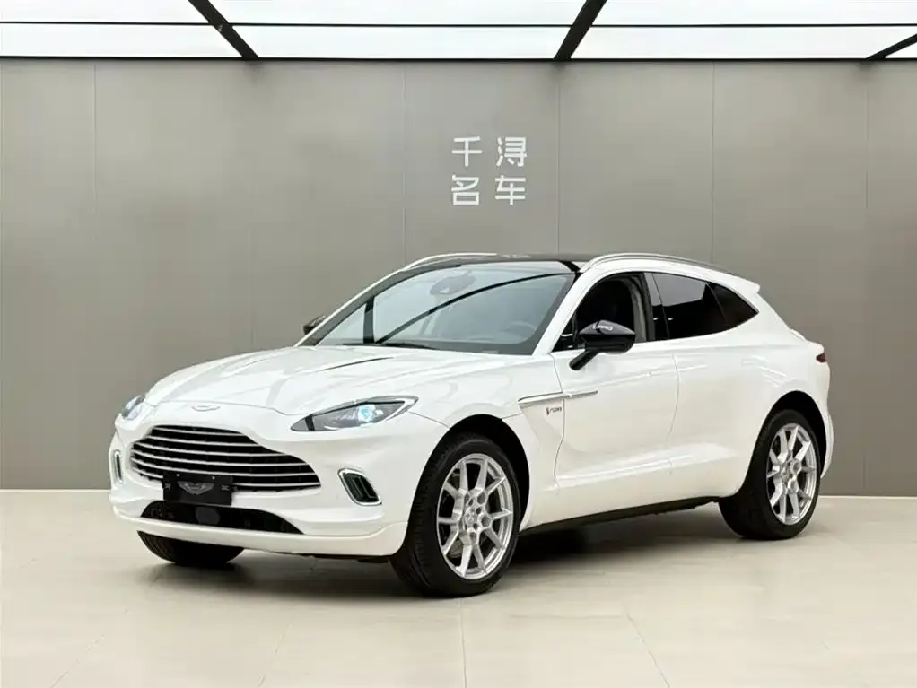 Aston Martin DBX