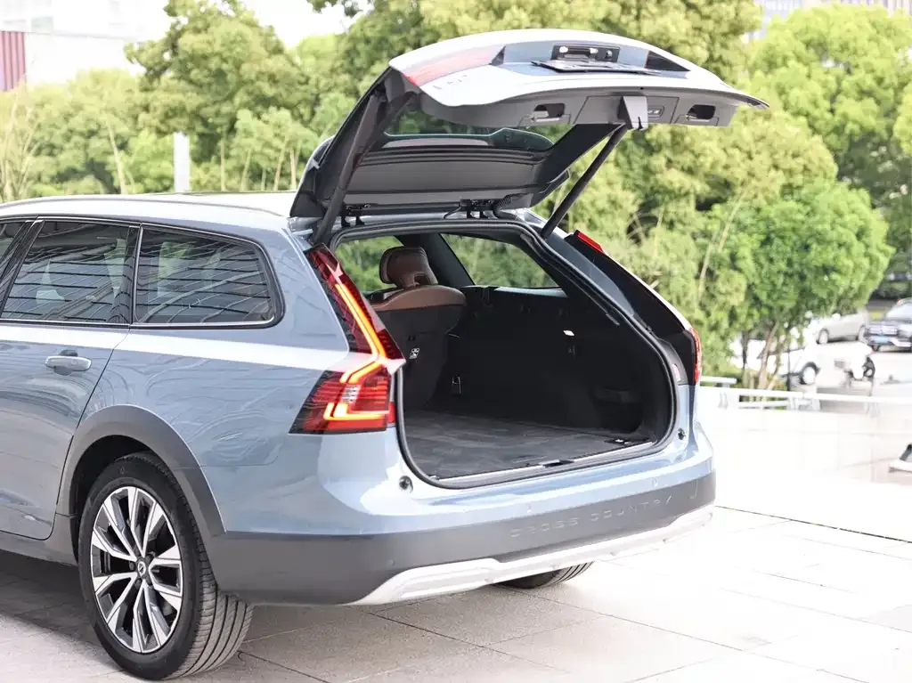 Volvo V90 2022 из CN, фото 4