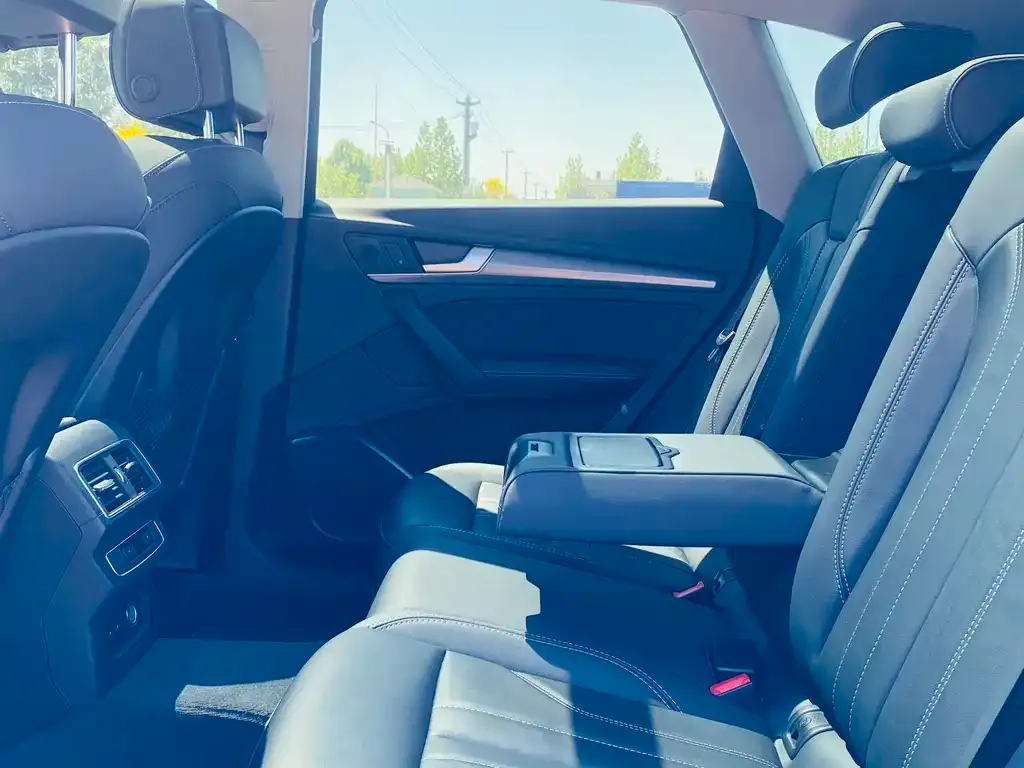 Audi Q5L 2022 из CN, фото 5