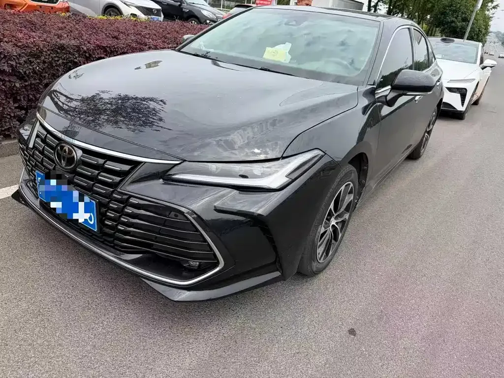 Toyota Avalon — фото 1
