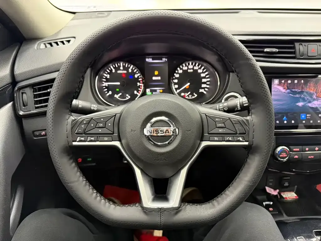 Nissan X-Trail — фото 10