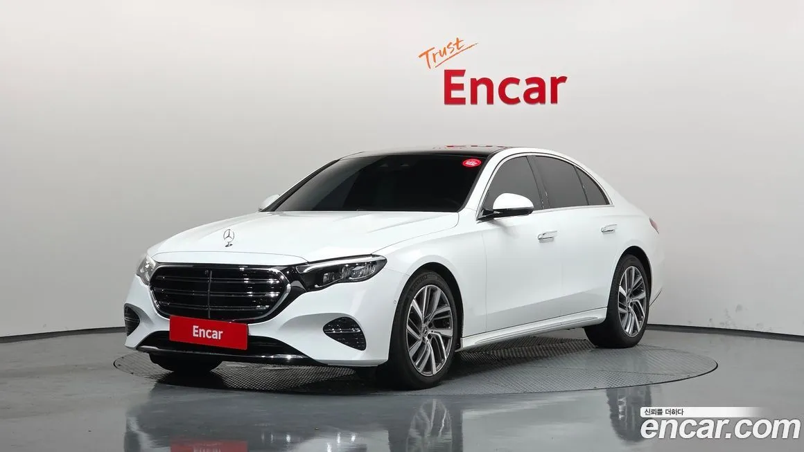 Mercedes-Benz E-Class E220d 4MATIC Exclusive 1