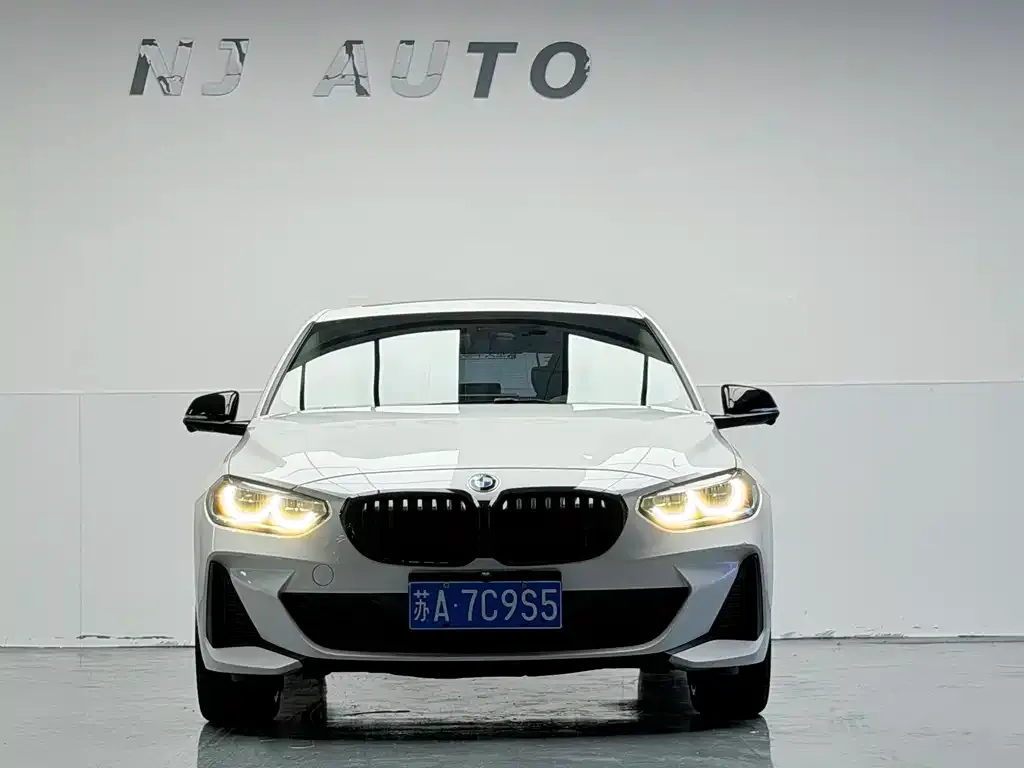 BMW 1 Series 2023 из CN, фото 5