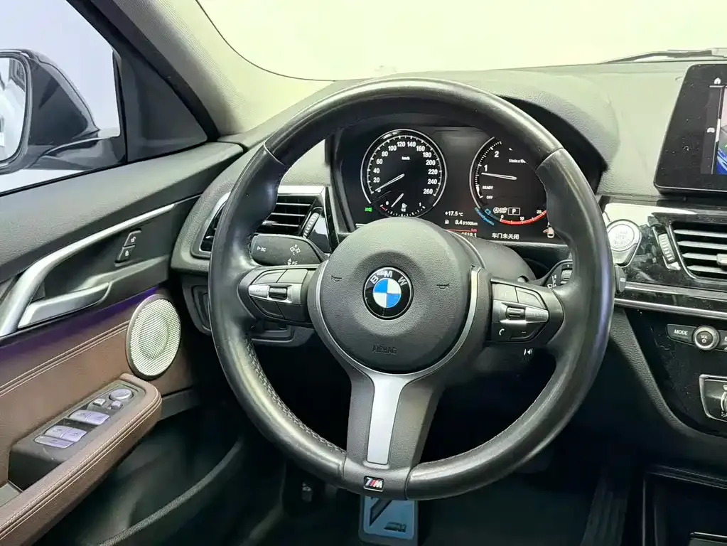 BMW 1 Series 2023 из CN, фото 7