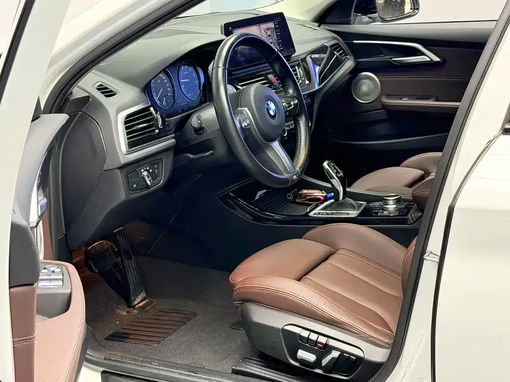 BMW 1 Series 2023 из CN, фото 8