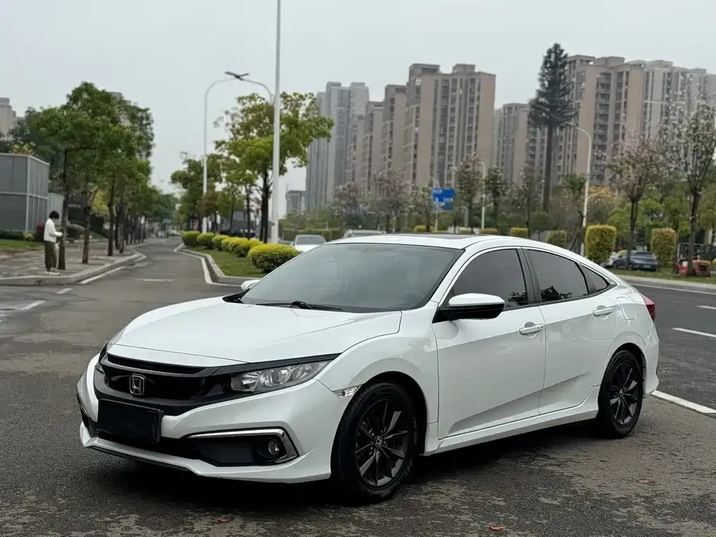 Honda Civic — фото 1