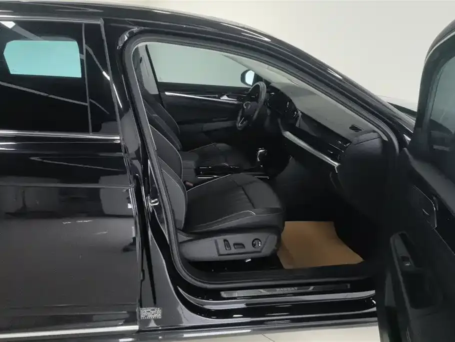 Volkswagen Passat — фото 5