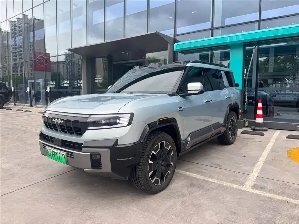 Fang Cheng Bao Leopard 8