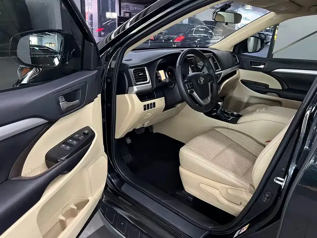 Toyota Highlander 2021 из CN, фото 8