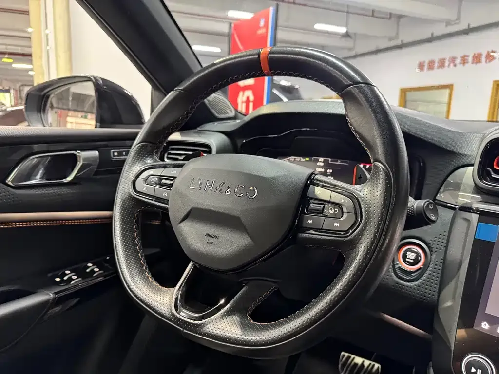 Lynk & Co 02 Hatchback 2022 из CN, фото 10