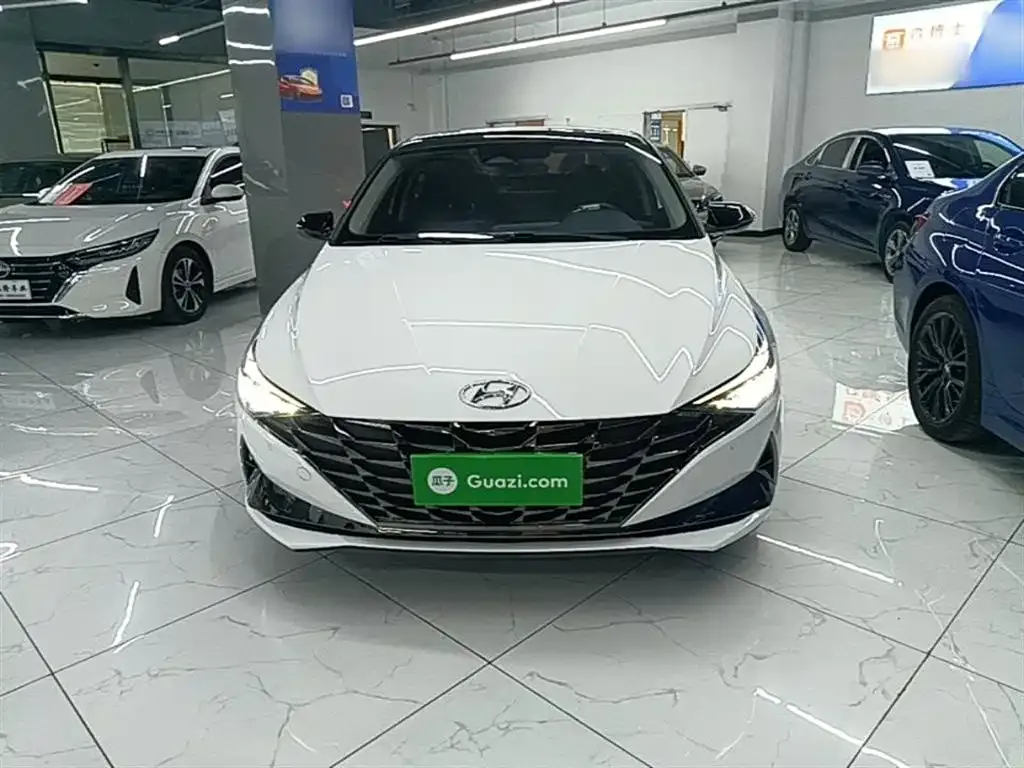 Hyundai Elantra — фото 7