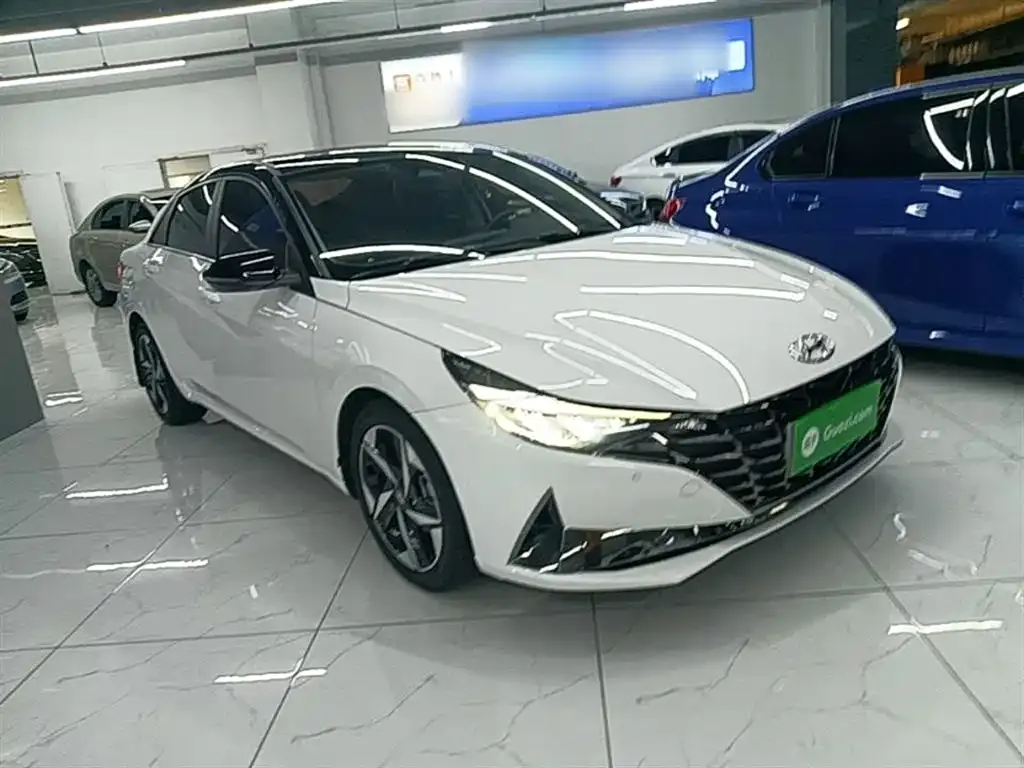 Hyundai Elantra — фото 2