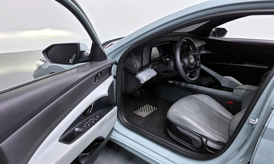 Hyundai AVANTE — фото 8