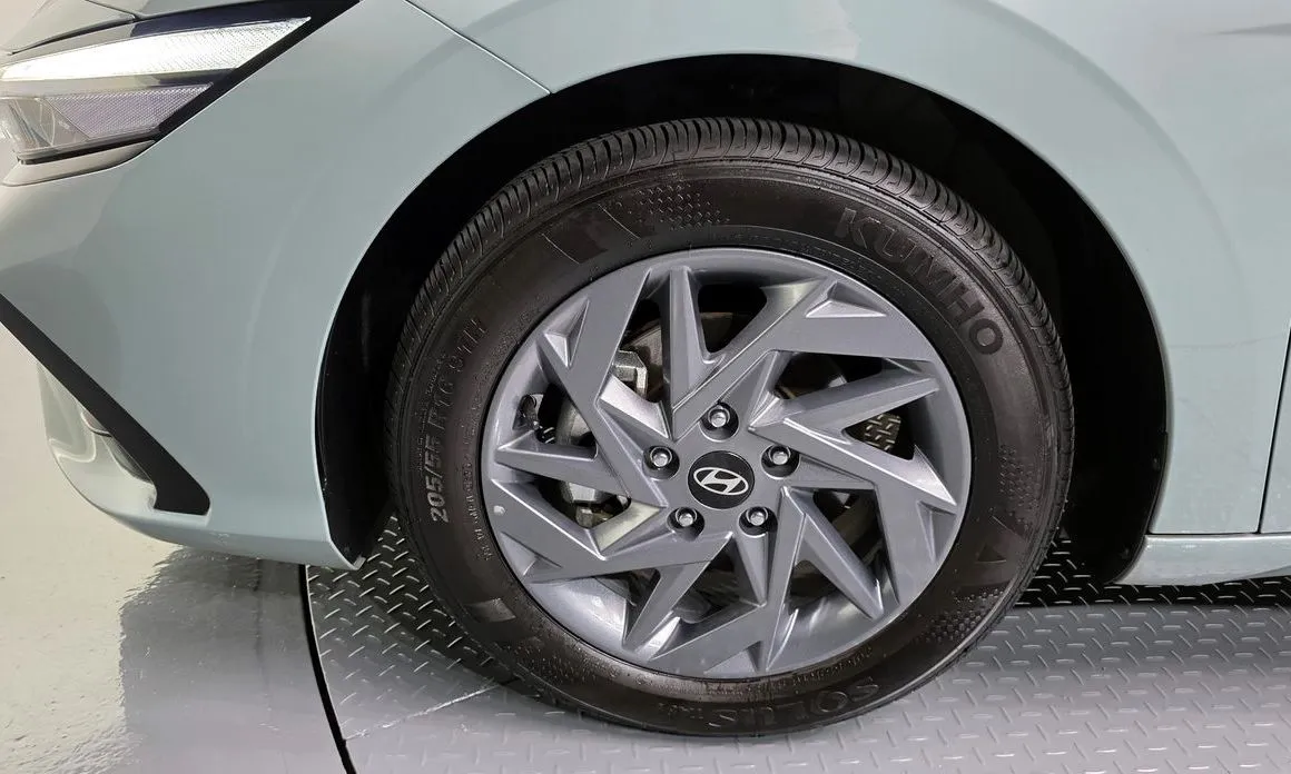 Hyundai AVANTE — фото 4